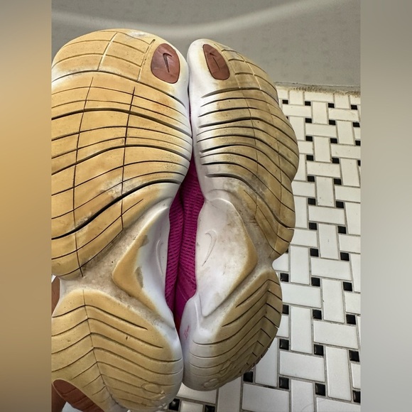 Nike Fuchsia and Black Running Shoes - Picture 5 of 6